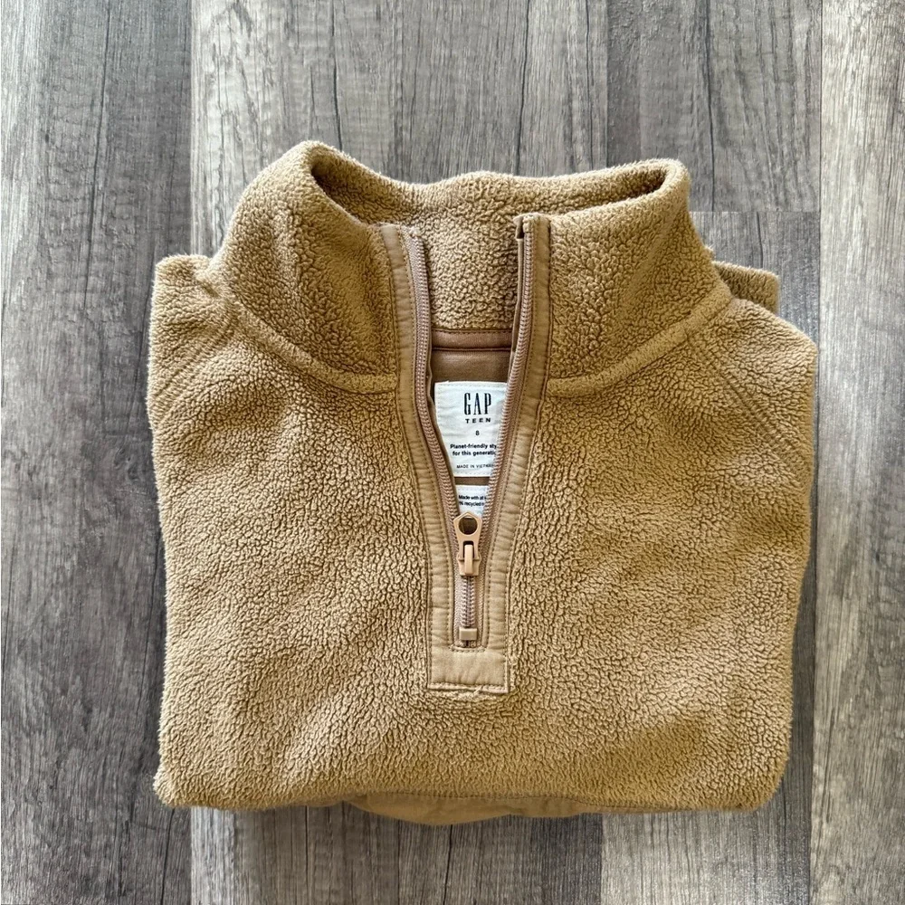 Gap neutral boy pull over jacket